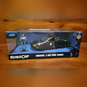 1:24 Robocop w/Ford Taurus Detroit Police Car -- JADA